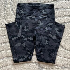 Cabi, camouflage leggings, size M